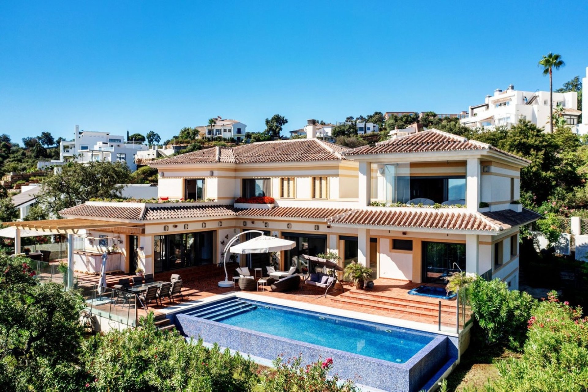 Wiederverkauf - Villa - Marbella - La Mairena