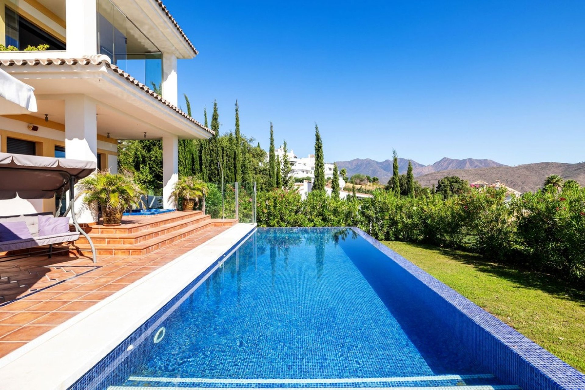 Wiederverkauf - Villa - Marbella - La Mairena