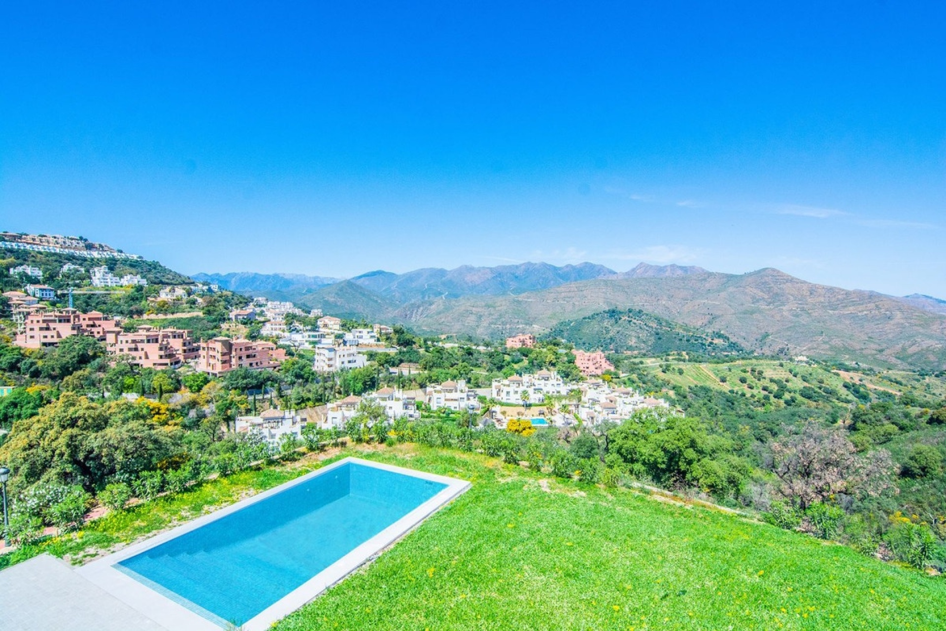 Wiederverkauf - Villa - Marbella - La Mairena