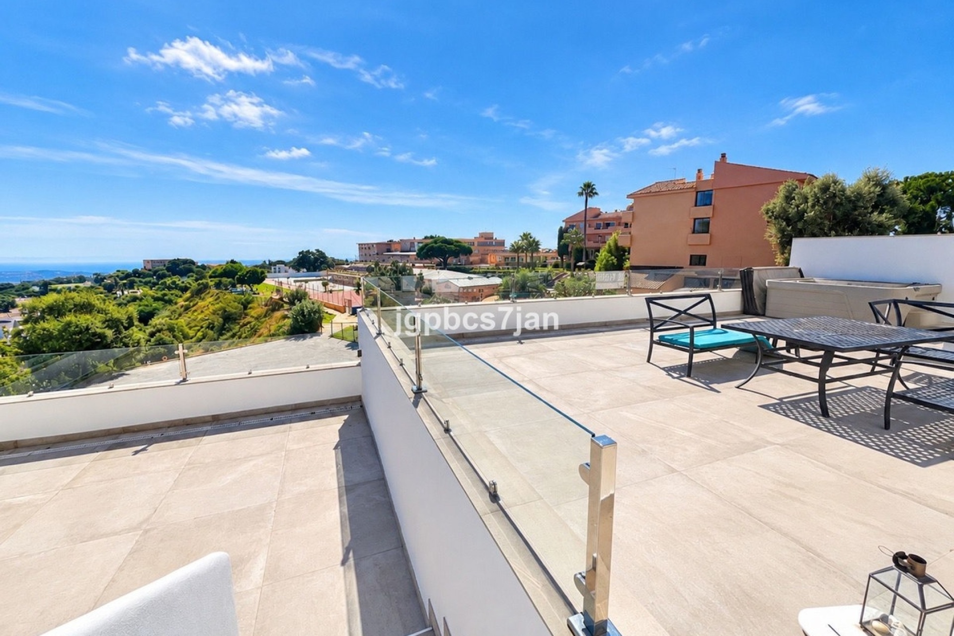 Wiederverkauf - Villa - Marbella - La Mairena