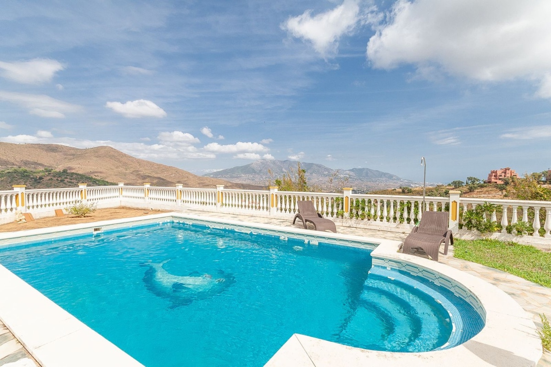 Wiederverkauf - Villa - Marbella - La Mairena