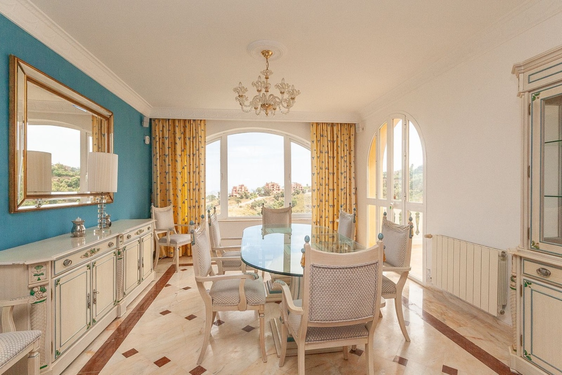Wiederverkauf - Villa - Marbella - La Mairena