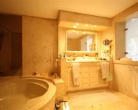 Wiederverkauf - Villa - Marbella - Los Monteros