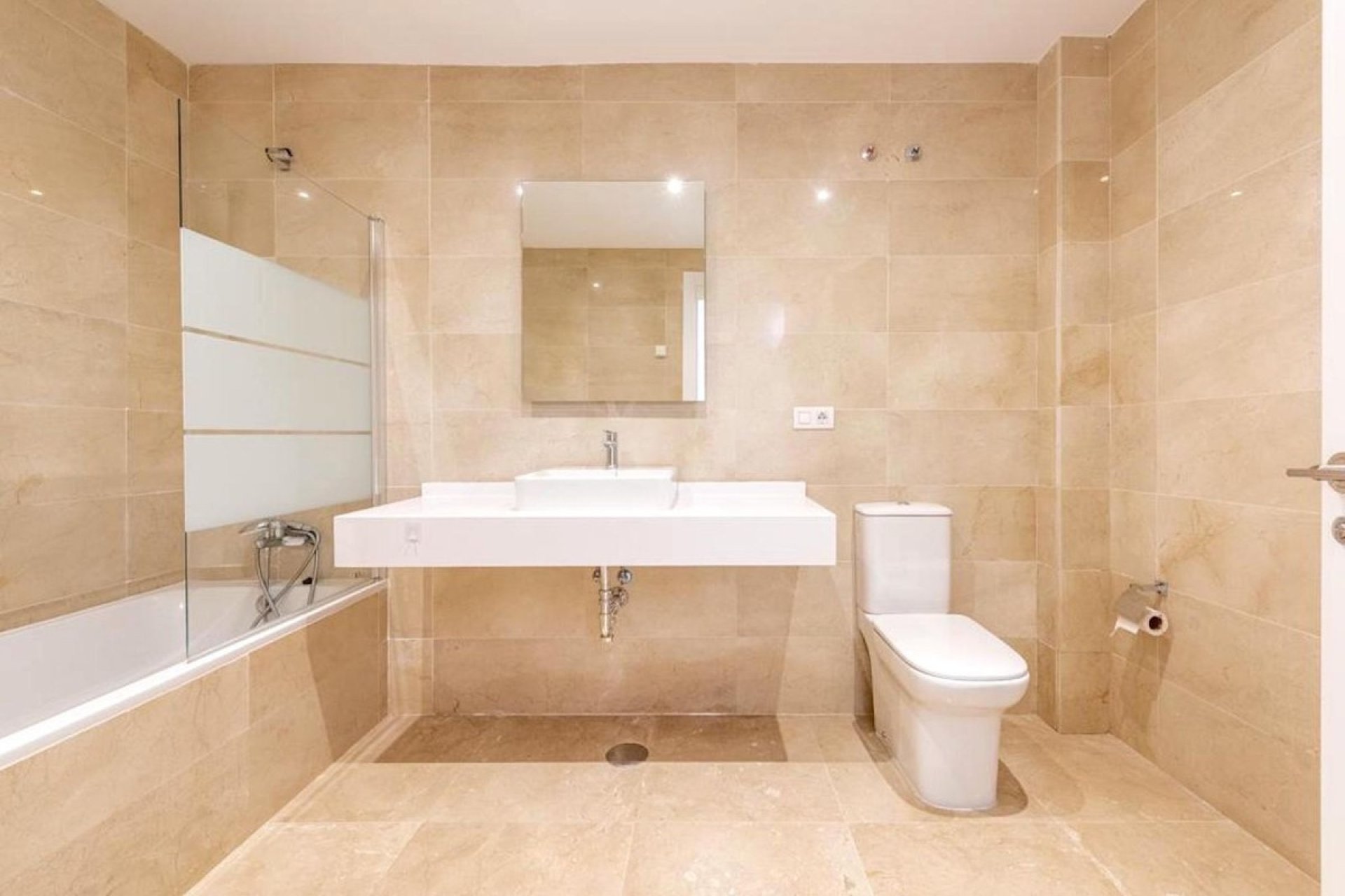 Wiederverkauf - Villa - Marbella - Marbella Centro