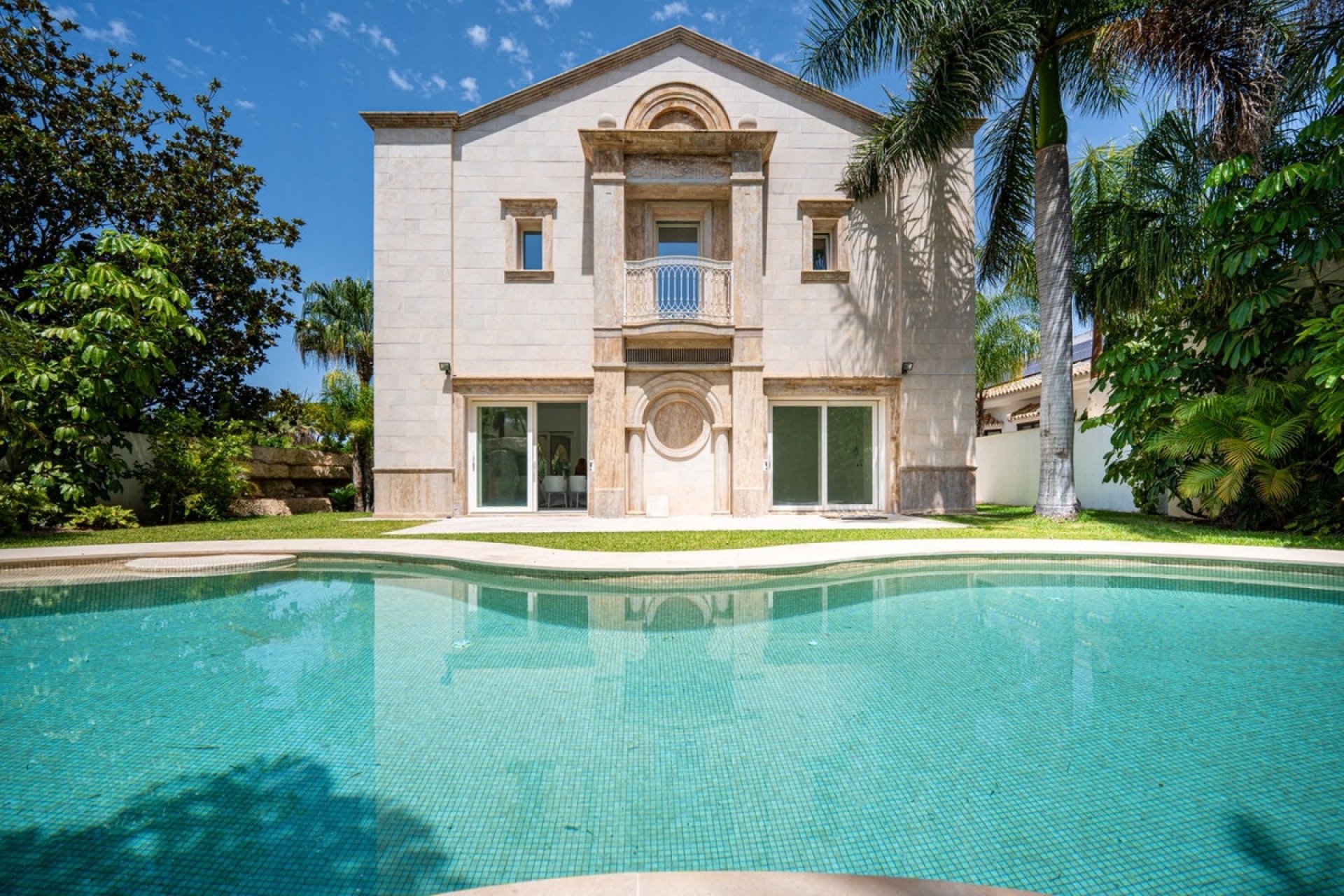 Wiederverkauf - Villa - Marbella - Marbella Centro