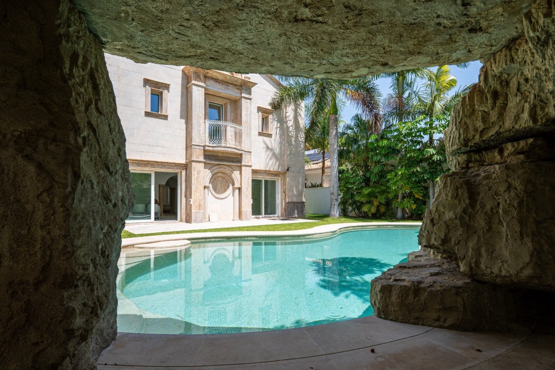 Wiederverkauf - Villa - Marbella - Marbella Centro