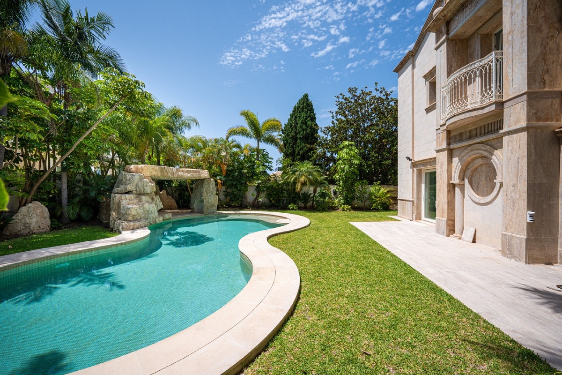 Wiederverkauf - Villa - Marbella - Marbella Centro