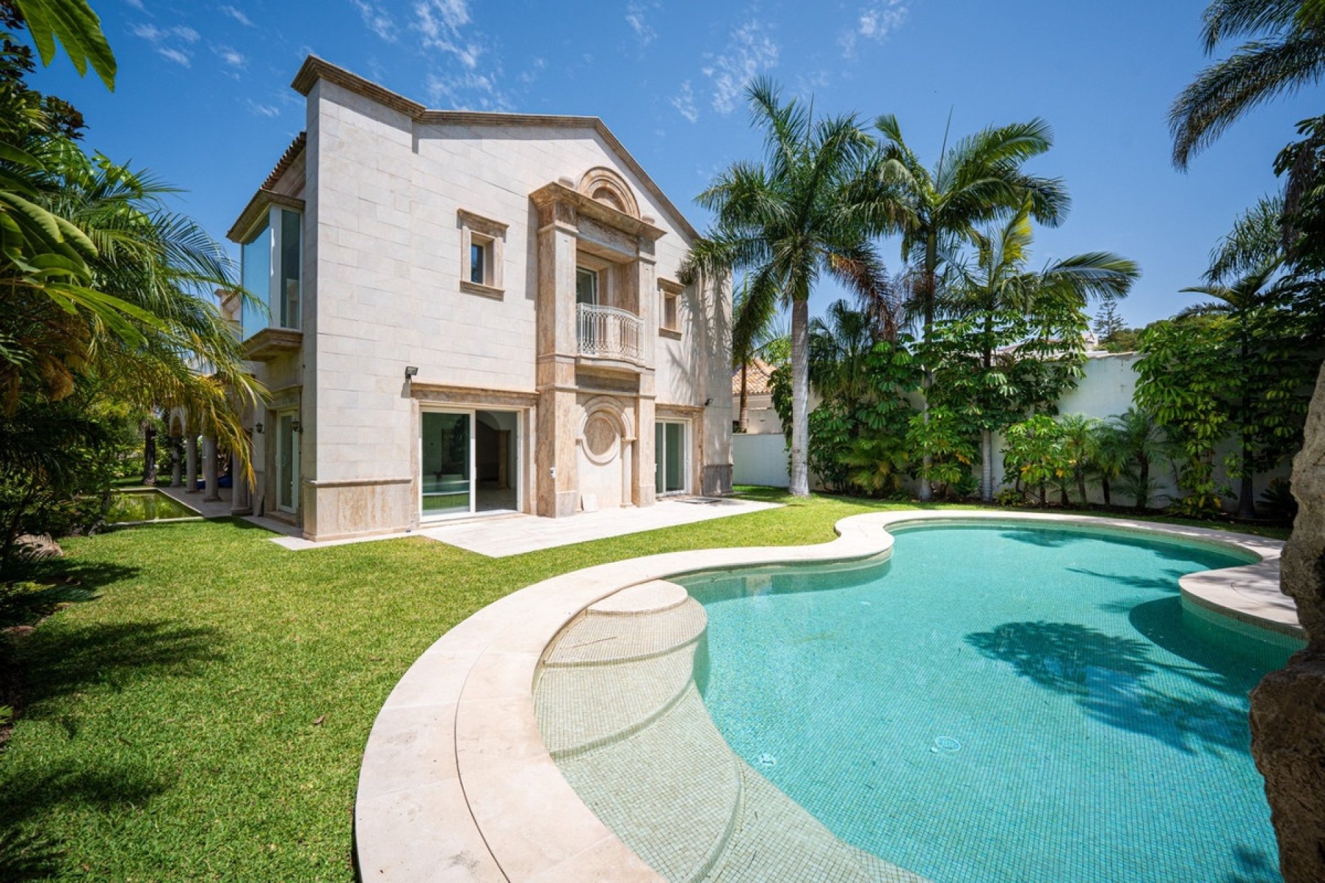 Wiederverkauf - Villa - Marbella - Marbella Centro