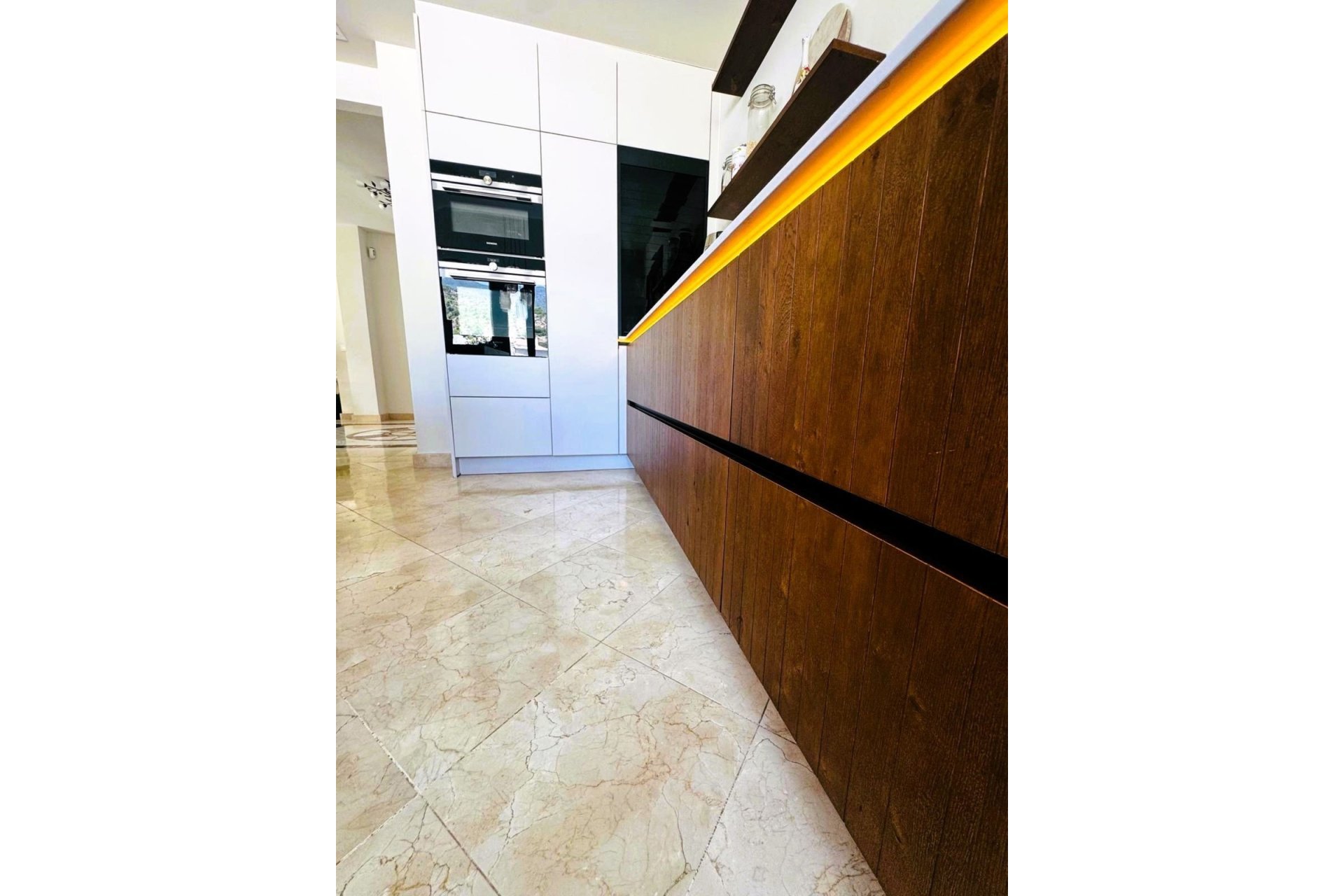 Wiederverkauf - Villa - Marbella - Marbella Centro