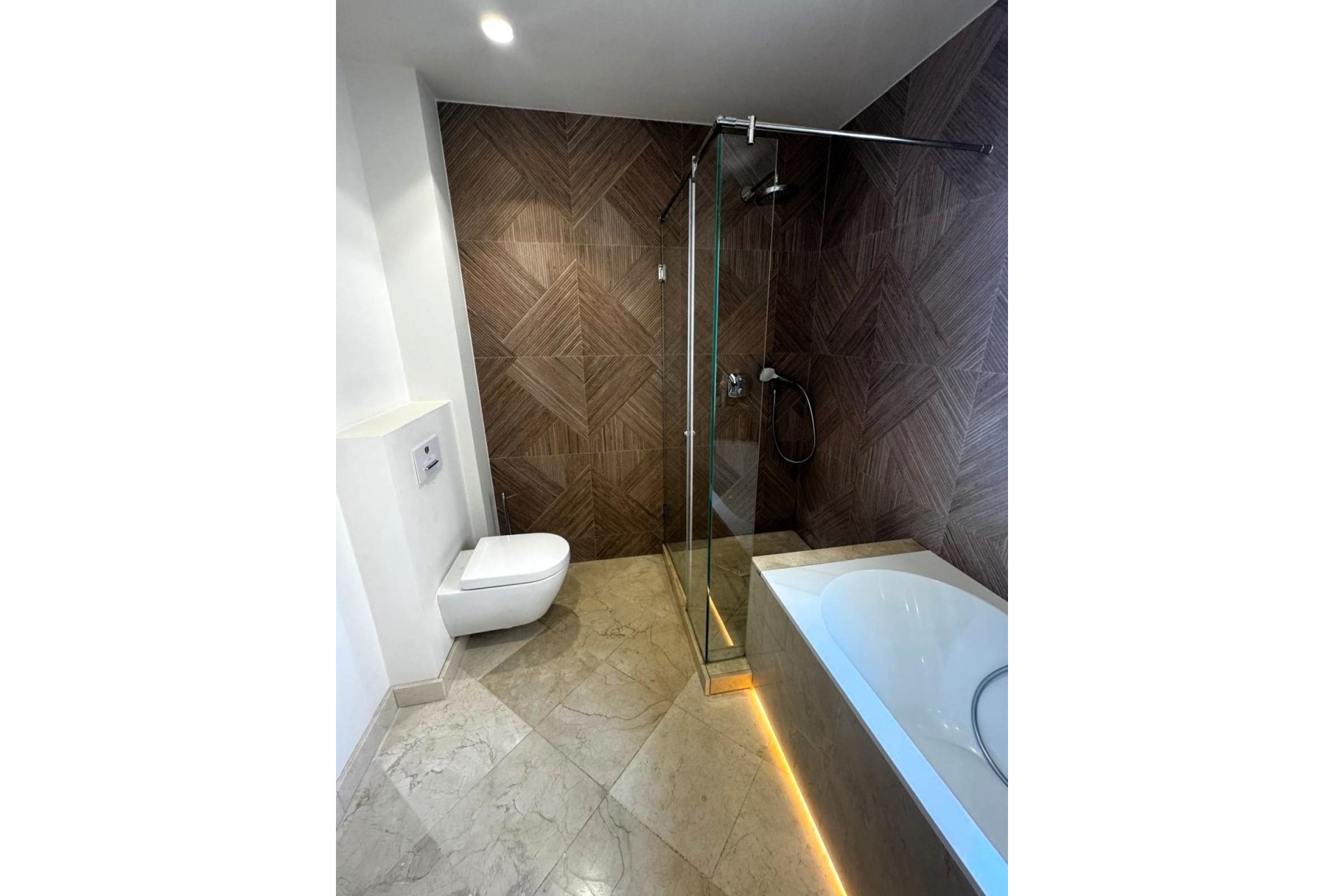Wiederverkauf - Villa - Marbella - Marbella Centro