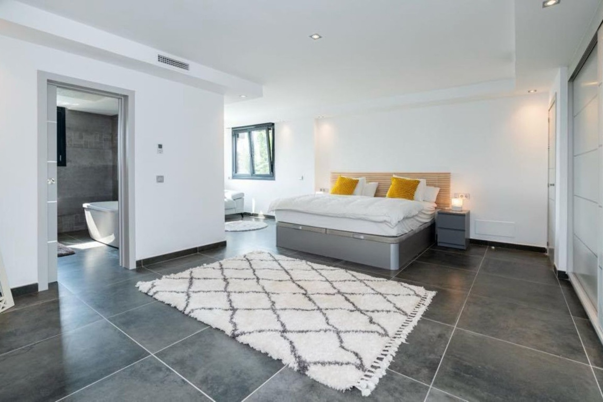 Wiederverkauf - Villa - Marbella - Marbella Centro
