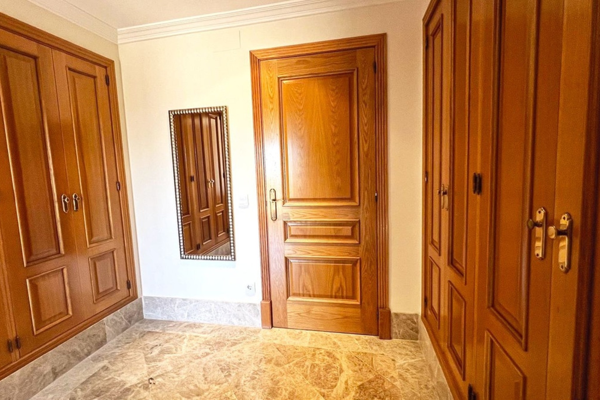 Wiederverkauf - Villa - Marbella - Marbella Centro