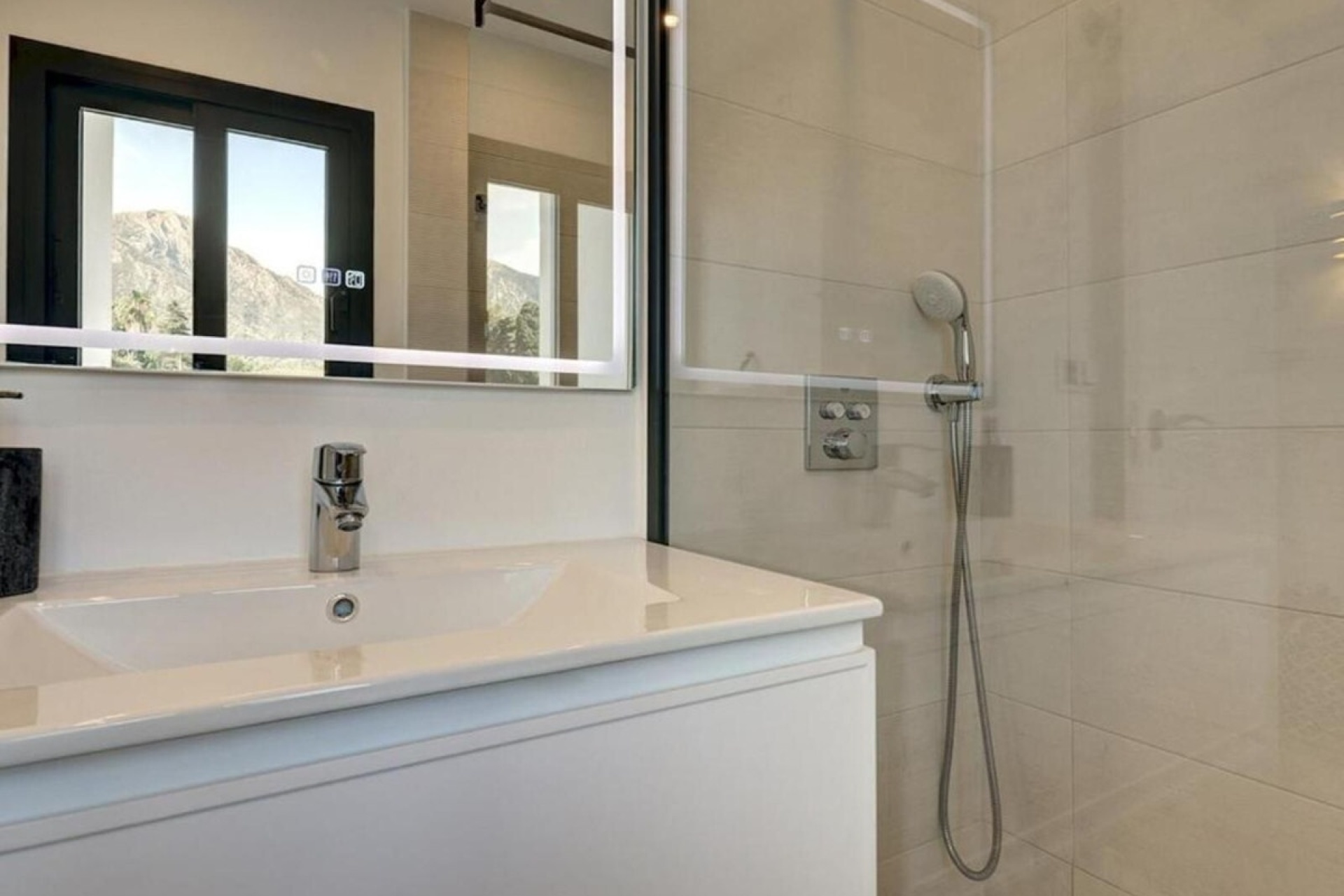 Wiederverkauf - Villa - Marbella - Marbella Centro