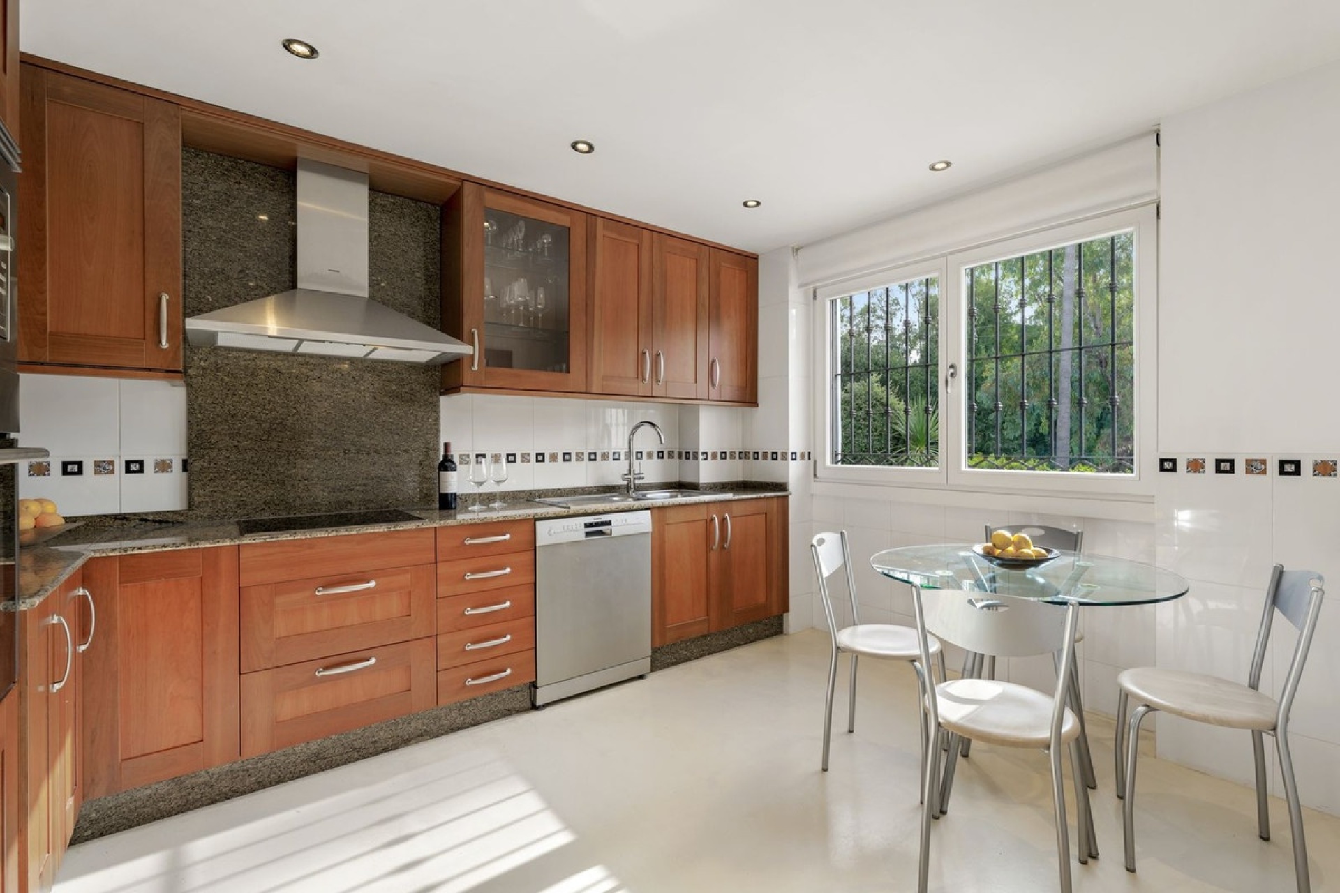 Wiederverkauf - Villa - Marbella - Marbella Centro