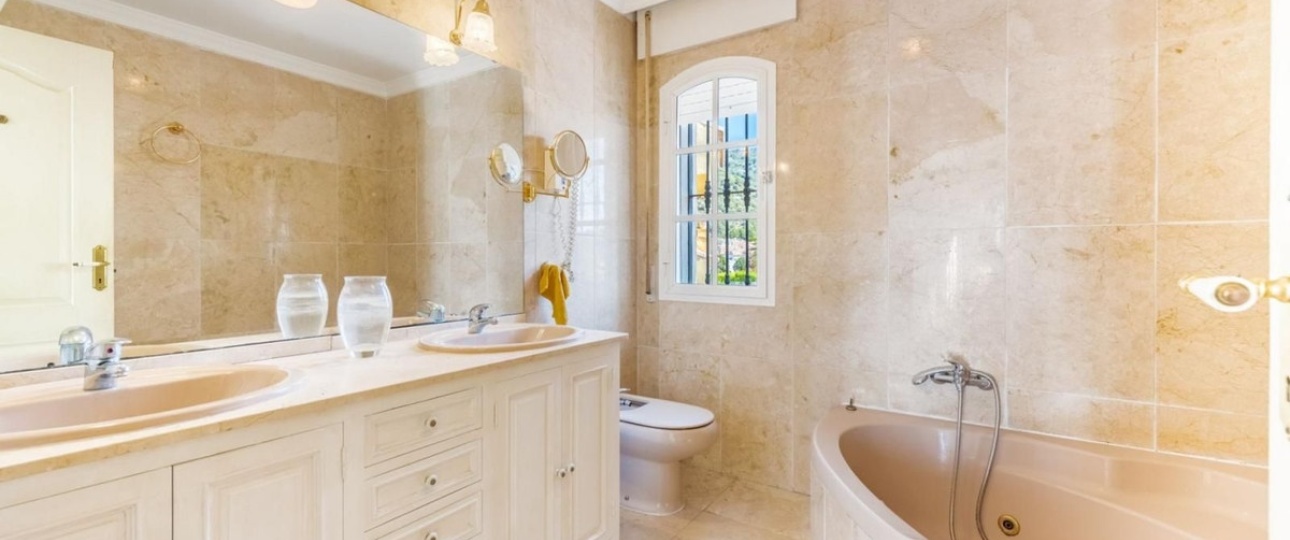 Wiederverkauf - Villa - Marbella - Marbella Centro