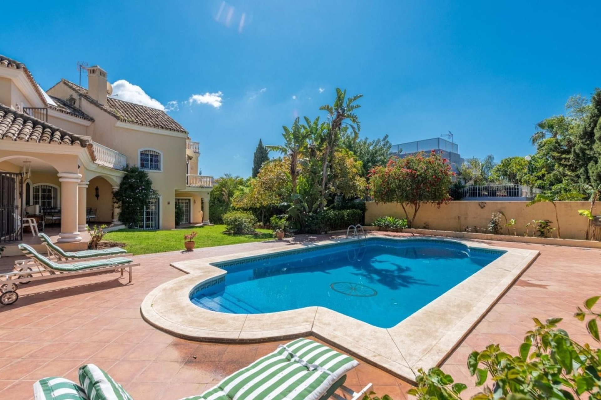 Wiederverkauf - Villa - Marbella - Marbella Centro