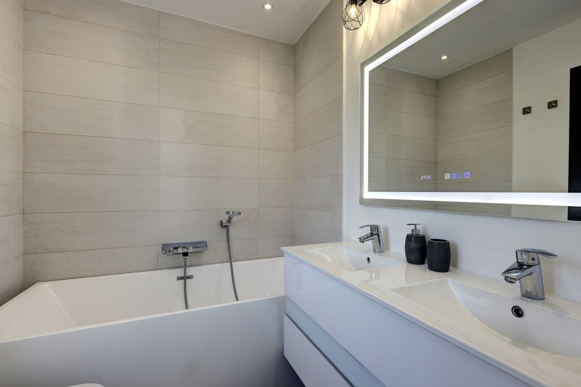 Wiederverkauf - Villa - Marbella - Marbella Centro