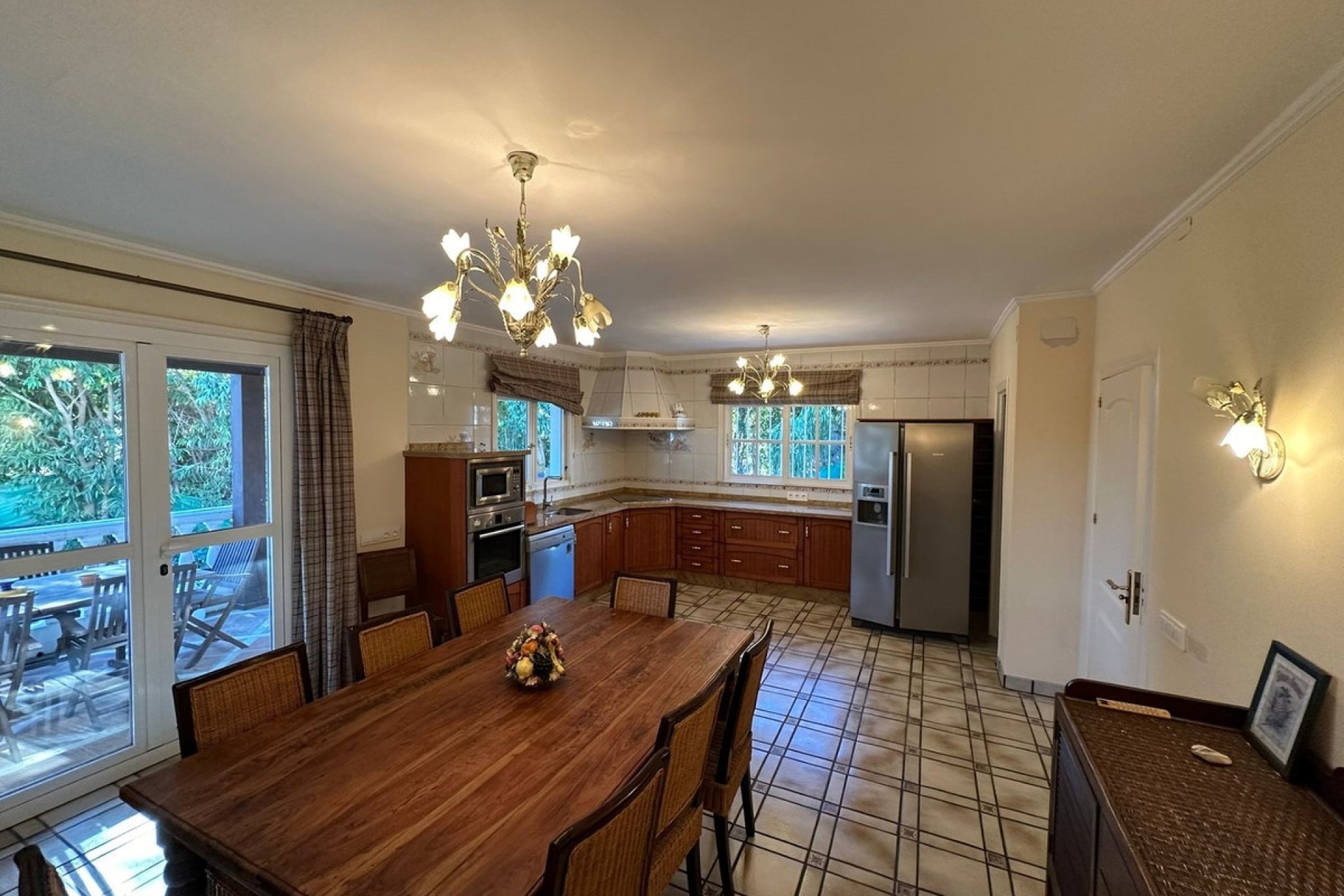 Wiederverkauf - Villa - Marbella - Marbesa