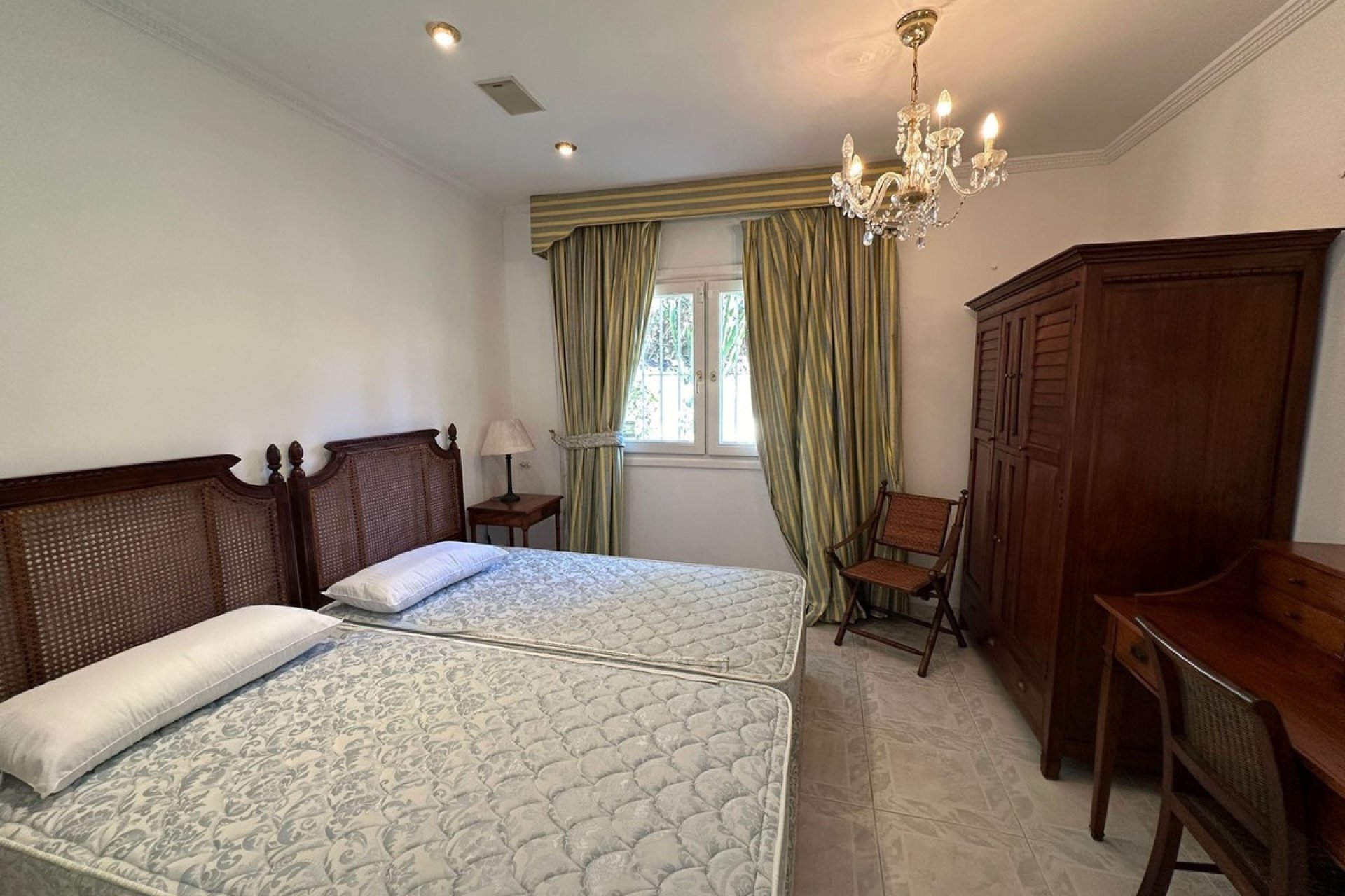 Wiederverkauf - Villa - Marbella - Marbesa