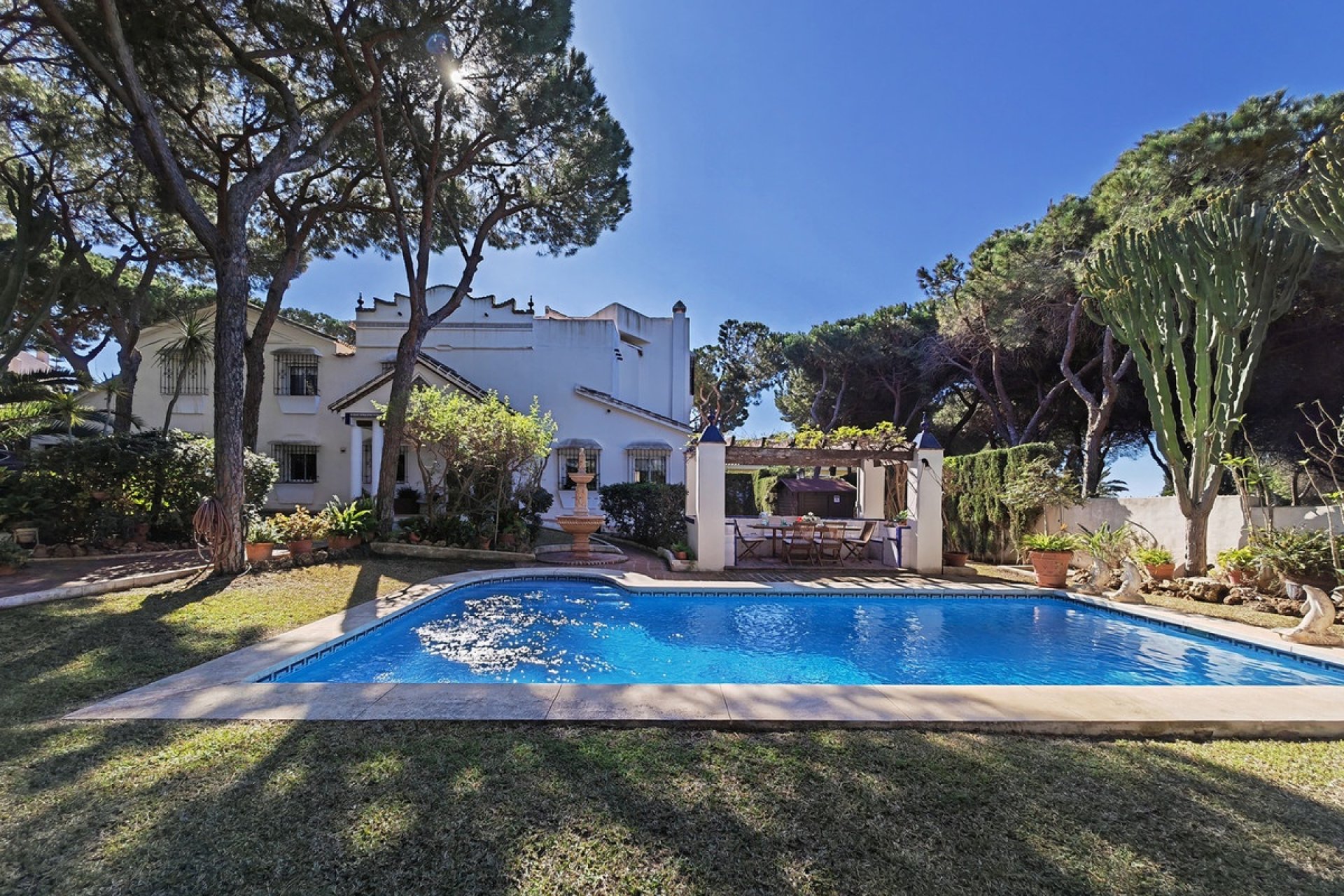 Wiederverkauf - Villa - Marbella - Marbesa