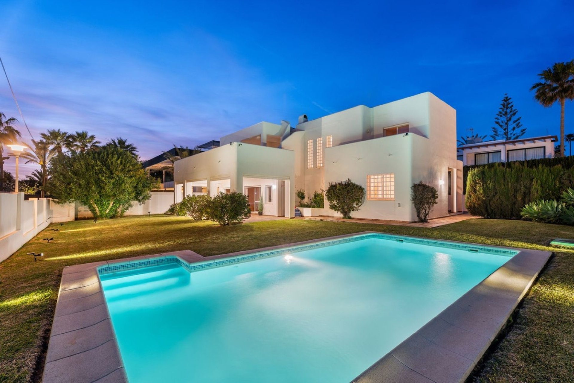 Wiederverkauf - Villa - Marbella - Marbesa
