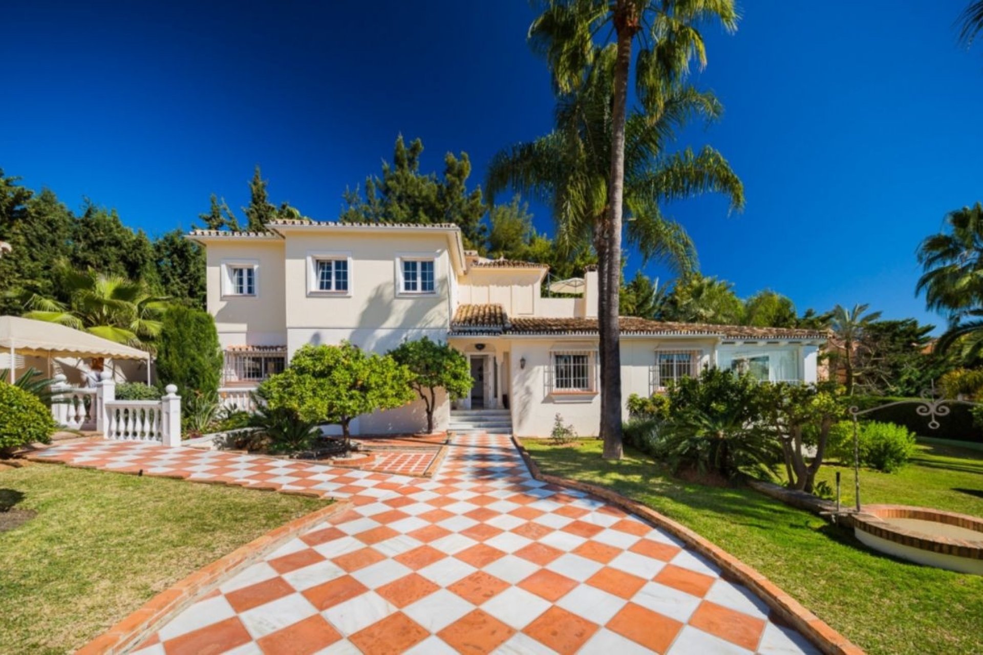 Wiederverkauf - Villa - Marbella - Nagüeles
