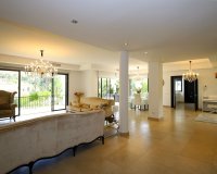 Wiederverkauf - Villa - Marbella - Nueva Andalucía