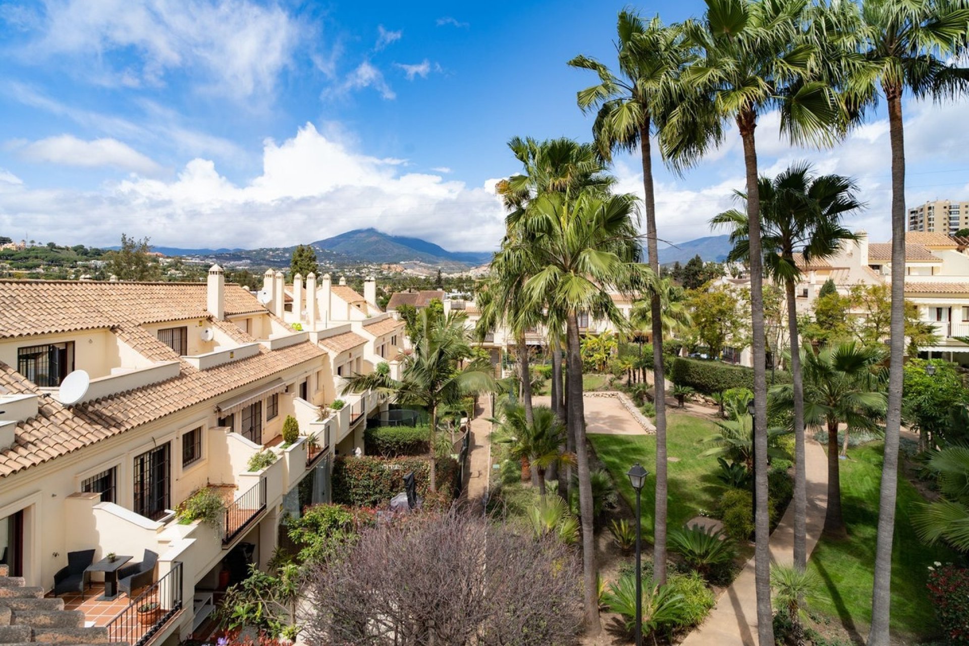 Wiederverkauf - Villa - Marbella - Nueva Andalucía