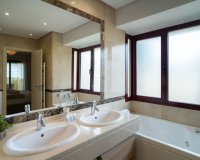 Wiederverkauf - Villa - Marbella - Nueva Andalucía