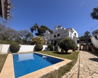 Wiederverkauf - Villa - Marbella - Nueva Andalucía
