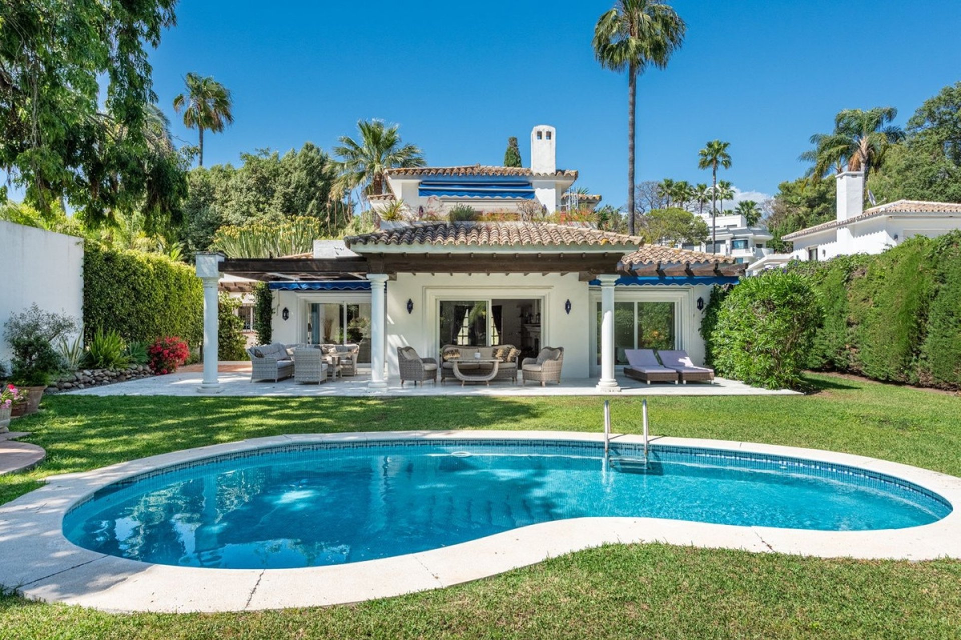 Wiederverkauf - Villa - Marbella - Nueva Andalucía