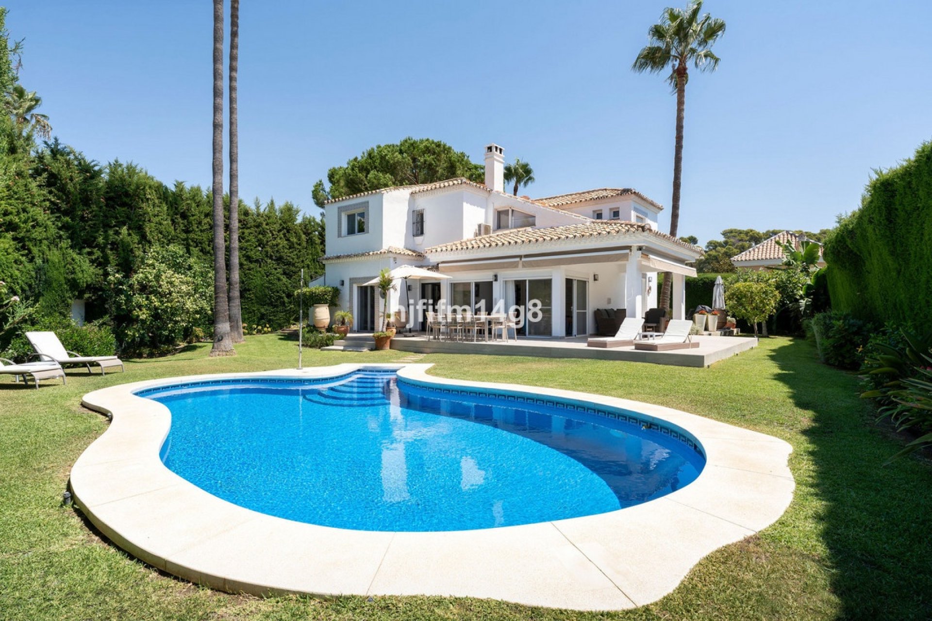 Wiederverkauf - Villa - Marbella - Nueva Andalucía