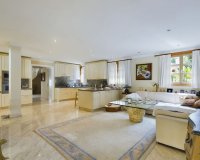 Wiederverkauf - Villa - Marbella - Nueva Andalucía