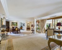 Wiederverkauf - Villa - Marbella - Nueva Andalucía