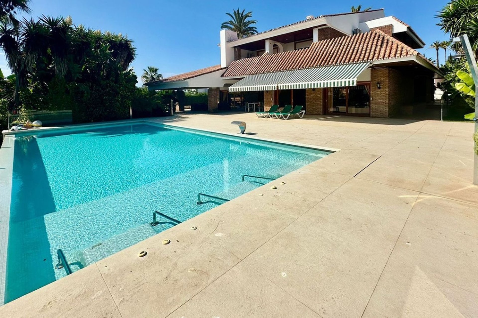 Wiederverkauf - Villa - Marbella - Nueva Andalucía