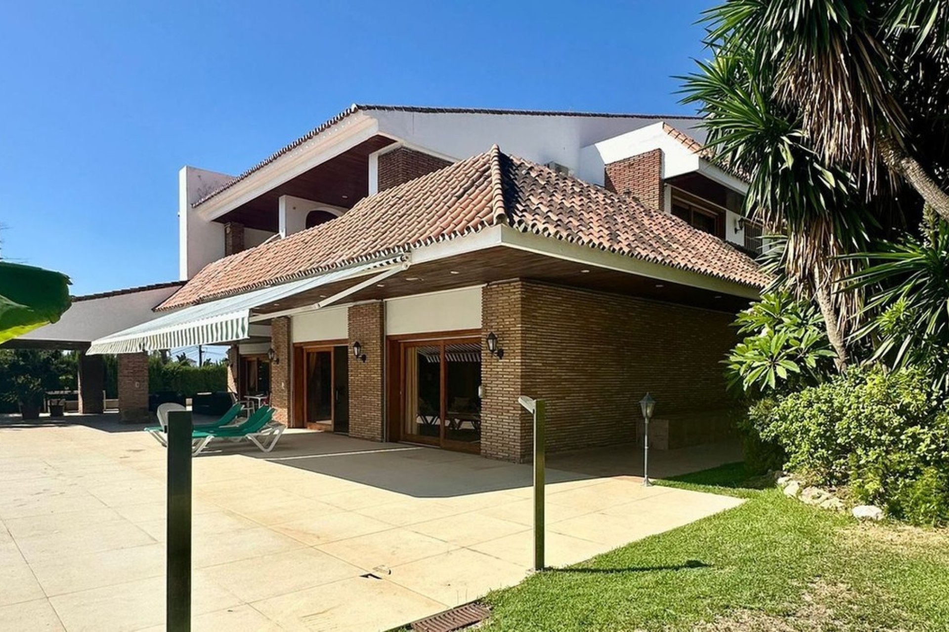 Wiederverkauf - Villa - Marbella - Nueva Andalucía