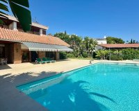 Wiederverkauf - Villa - Marbella - Nueva Andalucía