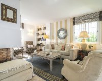 Wiederverkauf - Villa - Marbella - Nueva Andalucía