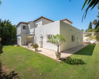 Wiederverkauf - Villa - Marbella - Nueva Andalucía