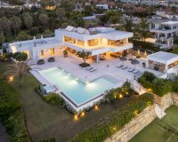 Wiederverkauf - Villa - Marbella - Nueva Andalucía