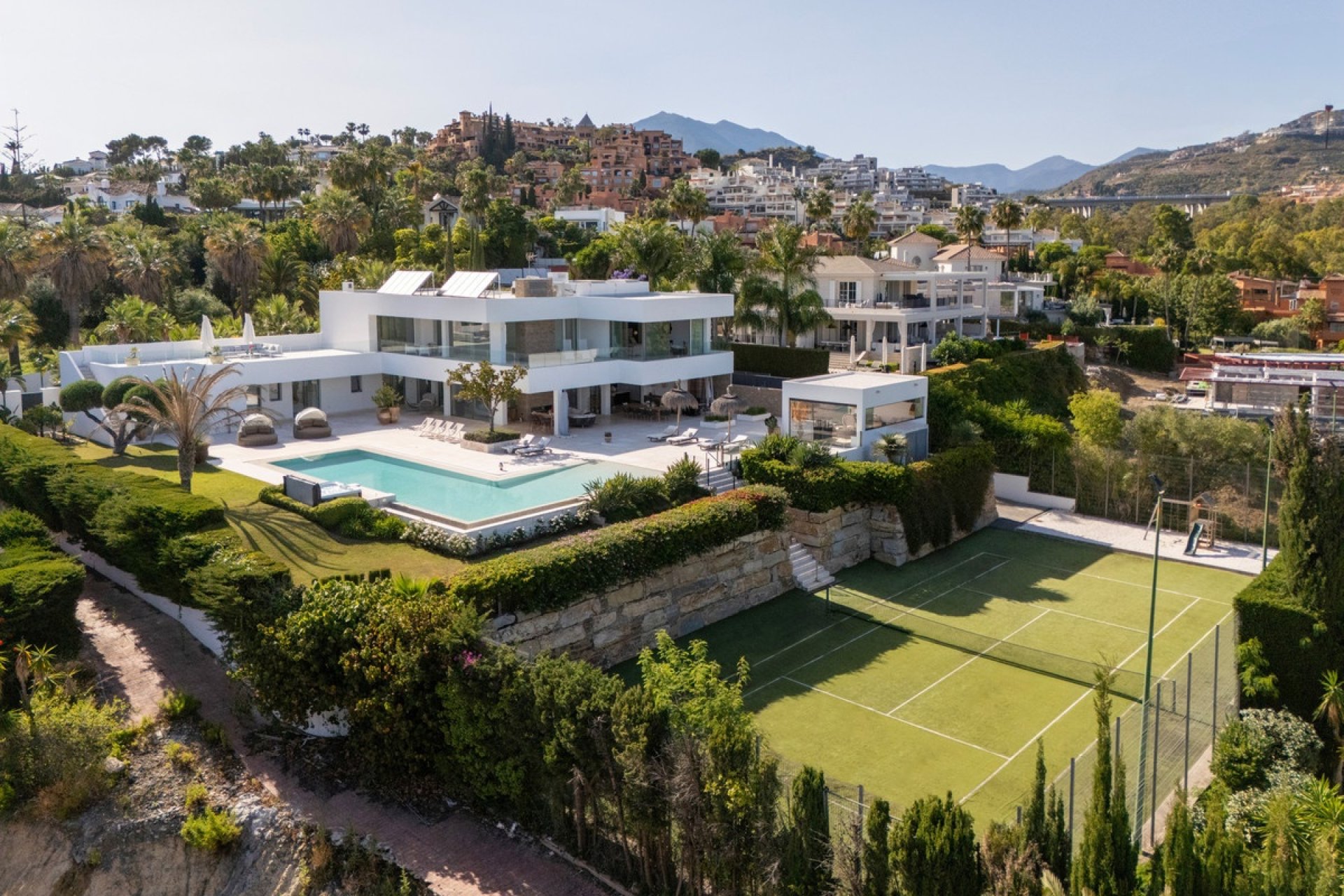 Wiederverkauf - Villa - Marbella - Nueva Andalucía