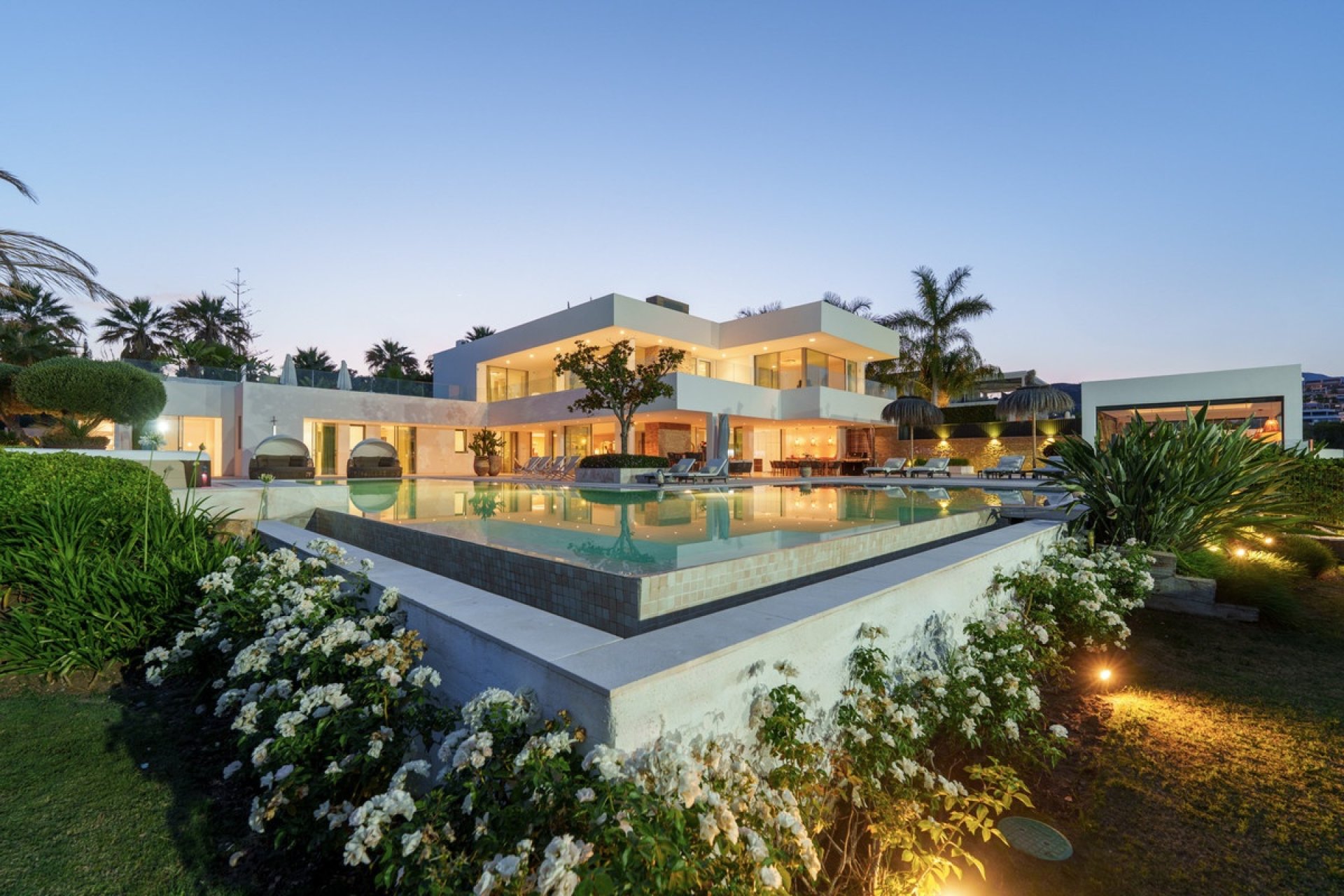 Wiederverkauf - Villa - Marbella - Nueva Andalucía