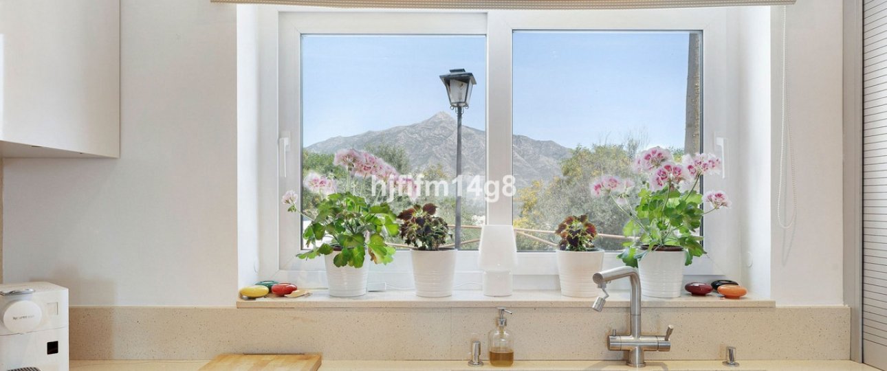 Wiederverkauf - Villa - Marbella - Nueva Andalucía