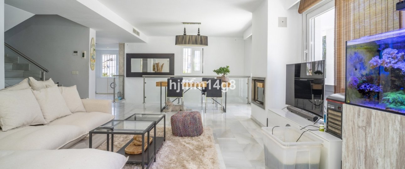 Wiederverkauf - Villa - Marbella - Nueva Andalucía
