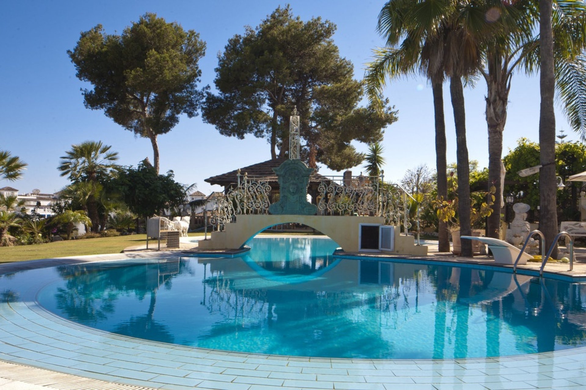 Wiederverkauf - Villa - Marbella - Nueva Andalucía