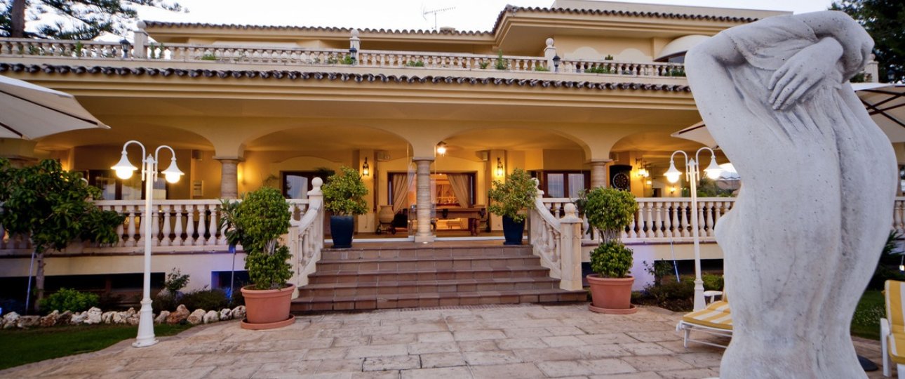 Wiederverkauf - Villa - Marbella - Nueva Andalucía