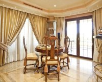 Wiederverkauf - Villa - Marbella - Nueva Andalucía