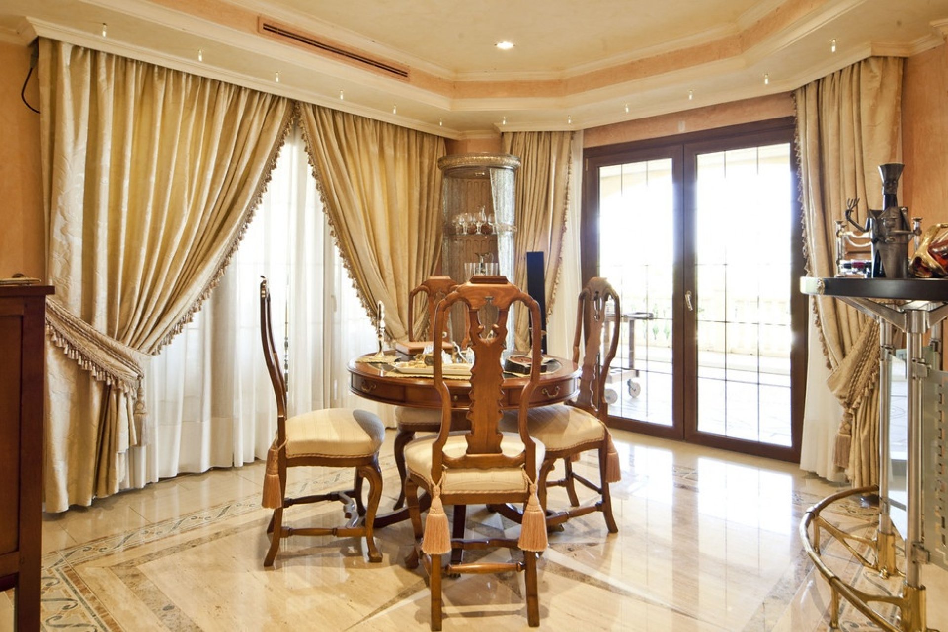 Wiederverkauf - Villa - Marbella - Nueva Andalucía