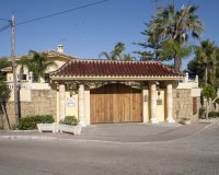 Wiederverkauf - Villa - Marbella - Nueva Andalucía