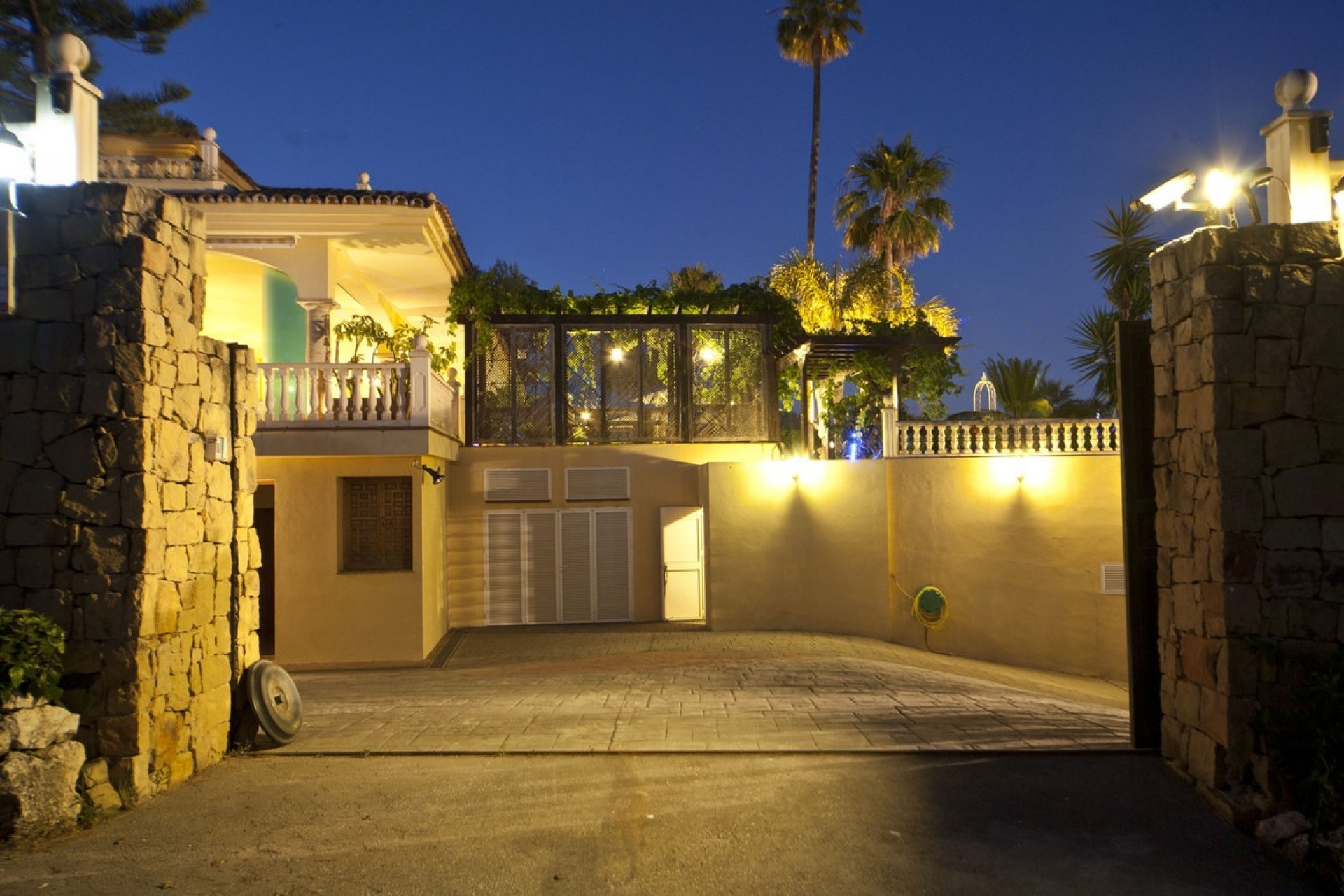 Wiederverkauf - Villa - Marbella - Nueva Andalucía